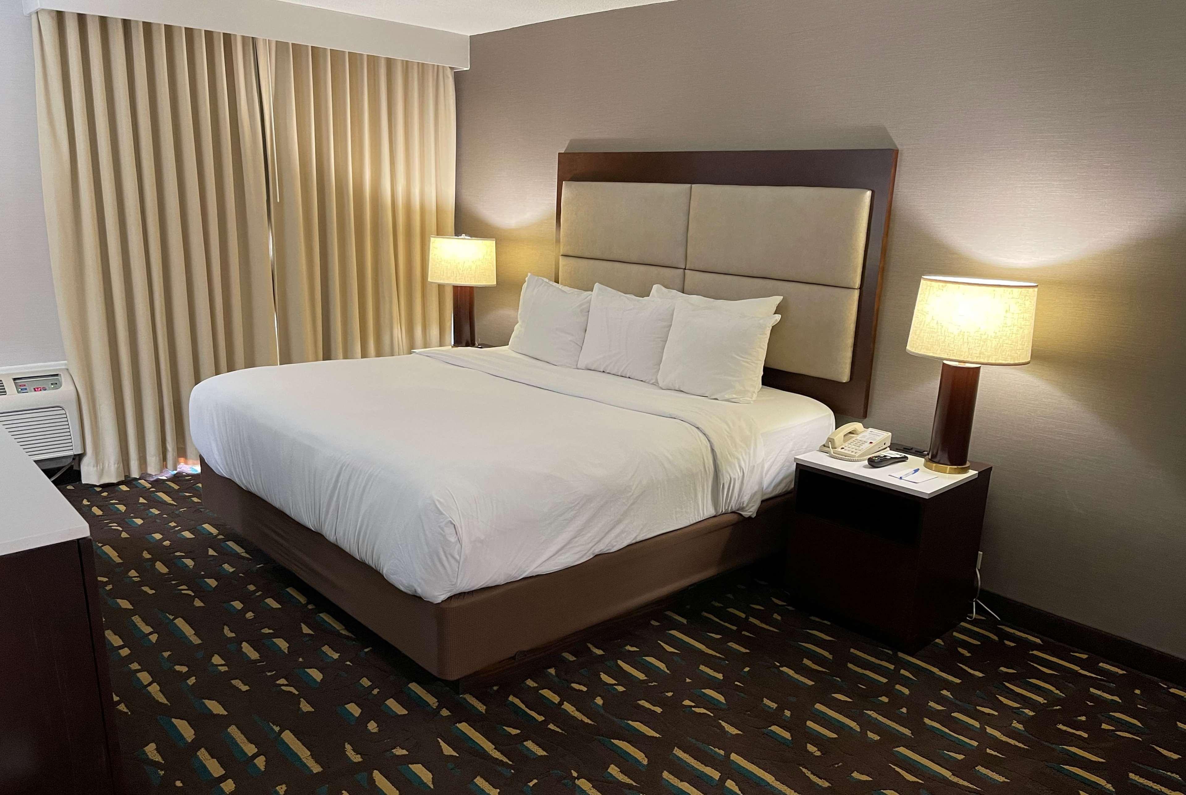 Hotel Wyndham Chicago O'Hare à Rosemont Extérieur photo