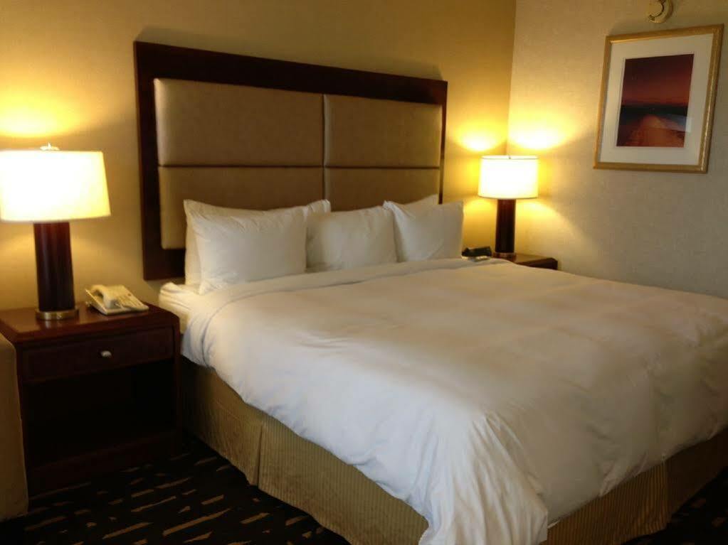 Hotel Wyndham Chicago O'Hare à Rosemont Extérieur photo
